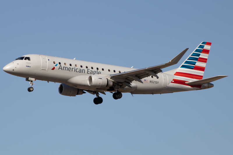 Photo of N521SY - American Eagle Embraer E175 at PHX on AeroXplorer Aviation Database