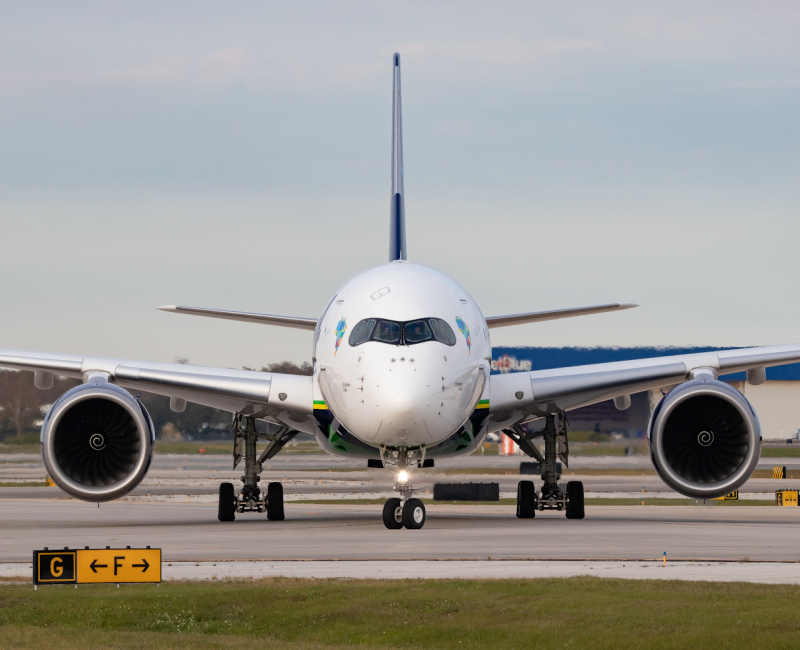 Photo of PR-AOY - Azul  Airbus A350-900 at MCO  on AeroXplorer Aviation Database