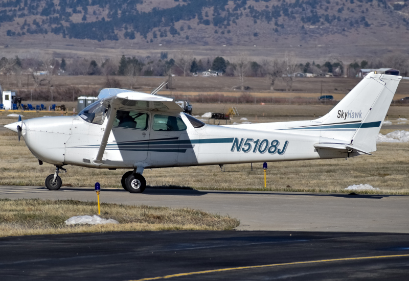 Photo of N5108J - Vision Air Cessna 172 at LMO on AeroXplorer Aviation Database