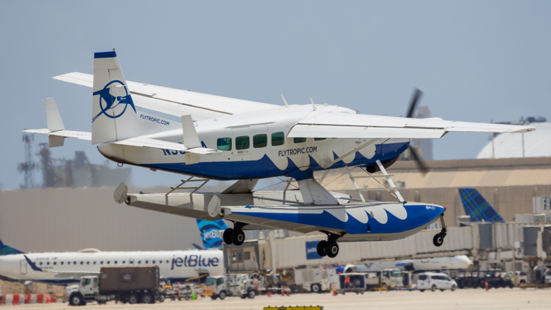 Photo of N383TA - PRIVATE Cessna 208 Grand Caravan at FLL on AeroXplorer Aviation Database