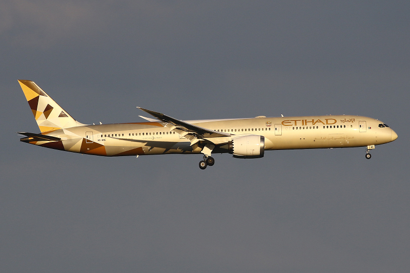 Photo of A6-BME - Etihad Airways Boeing 787-10 at HAM on AeroXplorer Aviation Database