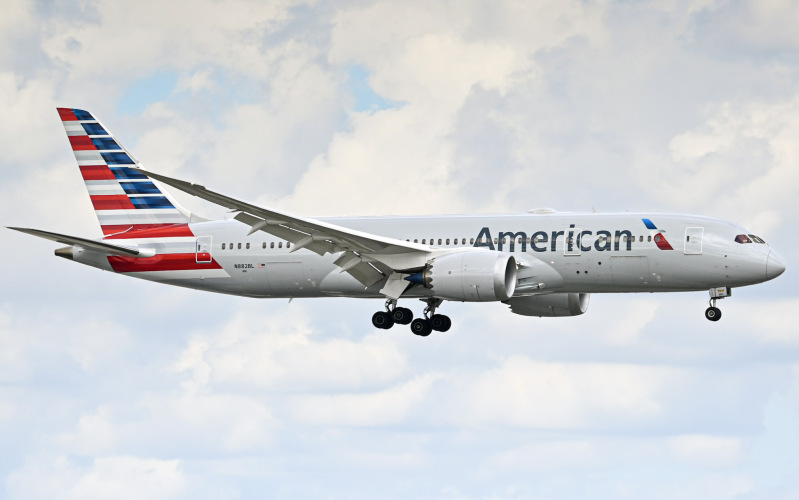 Photo of N828BL - American Airlines Boeing 787-8 at MIA on AeroXplorer Aviation Database