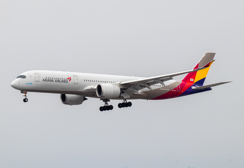 Photo of HL7771 - Asiana Airlines Airbus A350-900 at LAX on AeroXplorer Aviation Database