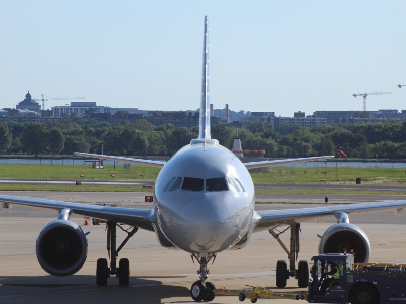 Photo of N119US - American Airlines Airbus A320 at DCA on AeroXplorer Aviation Database