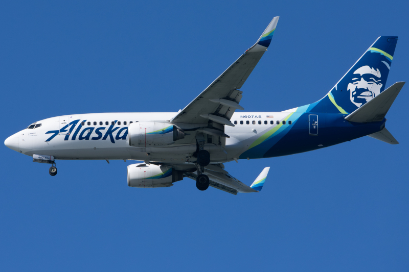 Photo of N605AS - Alaska Airlines Boeing 737-700 at SFO on AeroXplorer Aviation Database