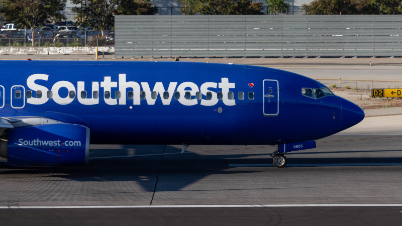 Photo of N8655D - Southwest Airlines Boring 737-800 at BUR on AeroXplorer Aviation Database