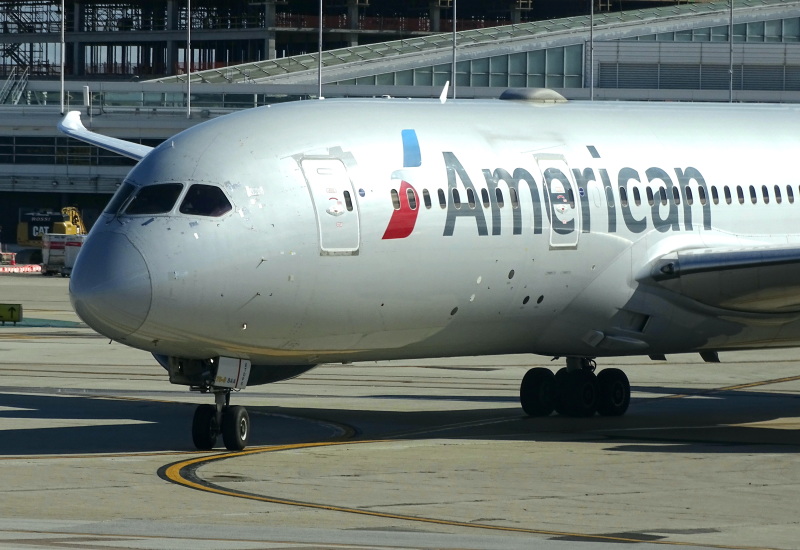 Photo of N800AN - American Airlines Boeing 787-8 at ORD on AeroXplorer Aviation Database