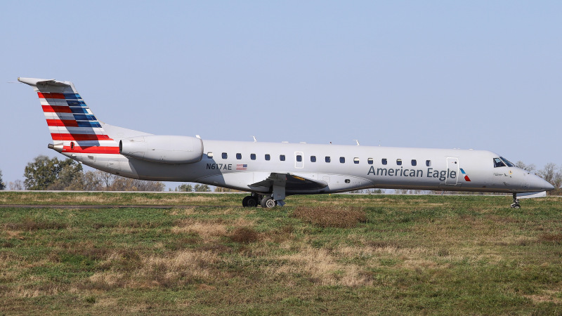 Photo of N617AE - American Eagle Embraer ERJ145 at LEX on AeroXplorer Aviation Database