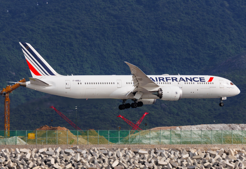 Photo of F-HRBJ - Air France Boeing 787-9 at HKG on AeroXplorer Aviation Database