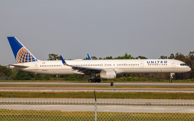 Photo of N75854 - United Airlines Boeing 757-300 at MCO on AeroXplorer Aviation Database