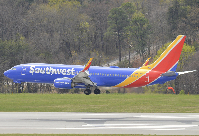 Photo of N8570W - Southwest Airlines Boeing 737-800 at BWI on AeroXplorer Aviation Database
