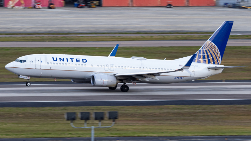 Photo of N77535 - United Airlines Boeing 737-800 at TPA on AeroXplorer Aviation Database