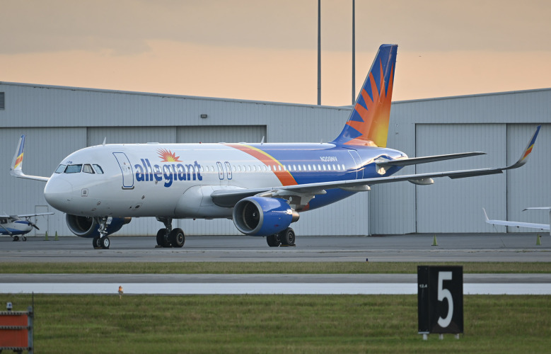 Photo of N209NV - Allegiant Air Airbus A320 at DAB on AeroXplorer Aviation Database