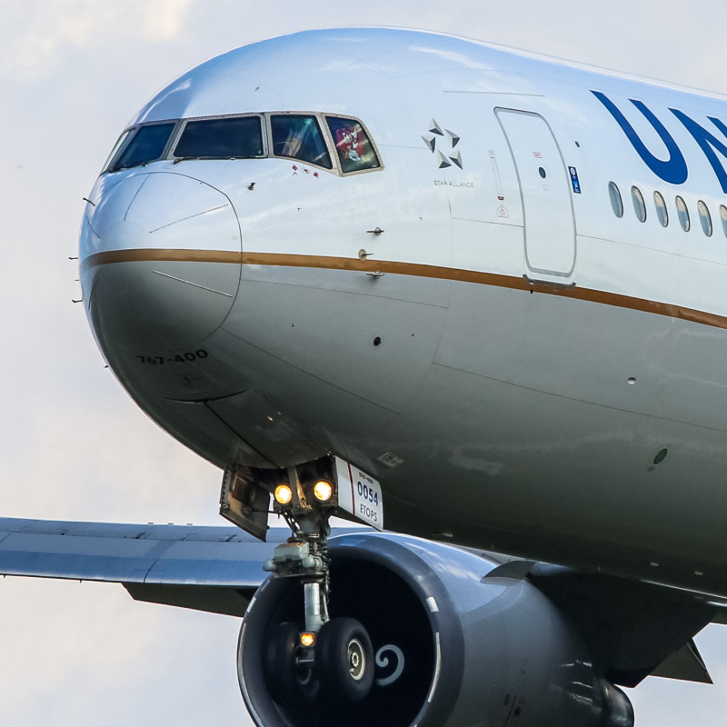 Photo of N76054 - United Airlines Boeing 767-400ER at BWI on AeroXplorer Aviation Database