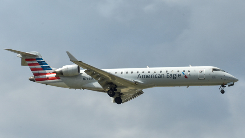 Photo of N766SK - American Airlines Mitsubishi CRJ-700 at ORD on AeroXplorer Aviation Database
