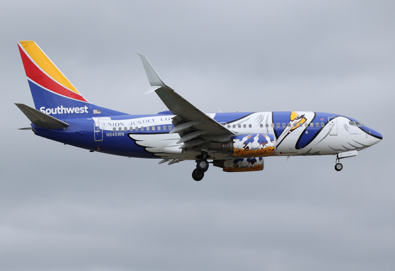 Photo of N946WN - Southwest Airlines Boeing 737-700 at MHT on AeroXplorer Aviation Database