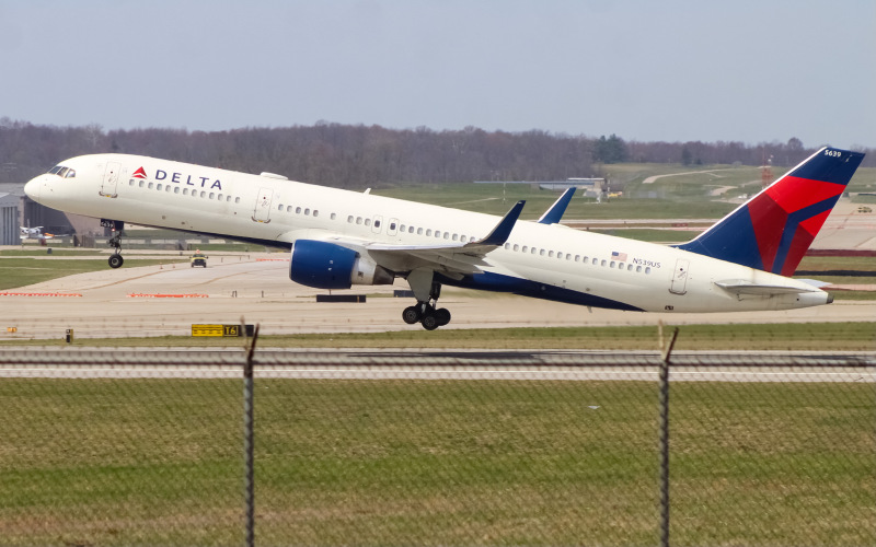 Photo of N539US - Delta Airlines Boeing 757-200 at CVG on AeroXplorer Aviation Database