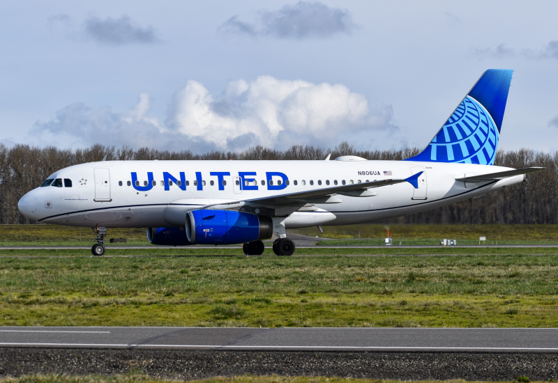 Photo of N806UA - United Airlines Airbus A319 at PDX on AeroXplorer Aviation Database