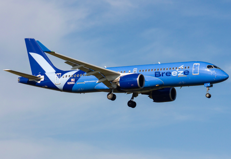 Photo of N216BZ - Breeze Airways Airbus A220-300 at TPA on AeroXplorer Aviation Database