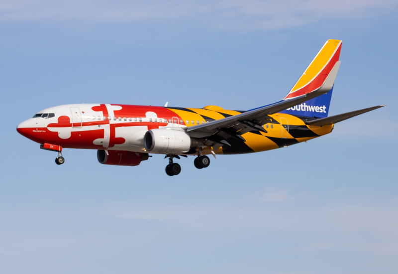 Photo of N214WN - Southwest Airlines Boeing 737-700 at BWI on AeroXplorer Aviation Database
