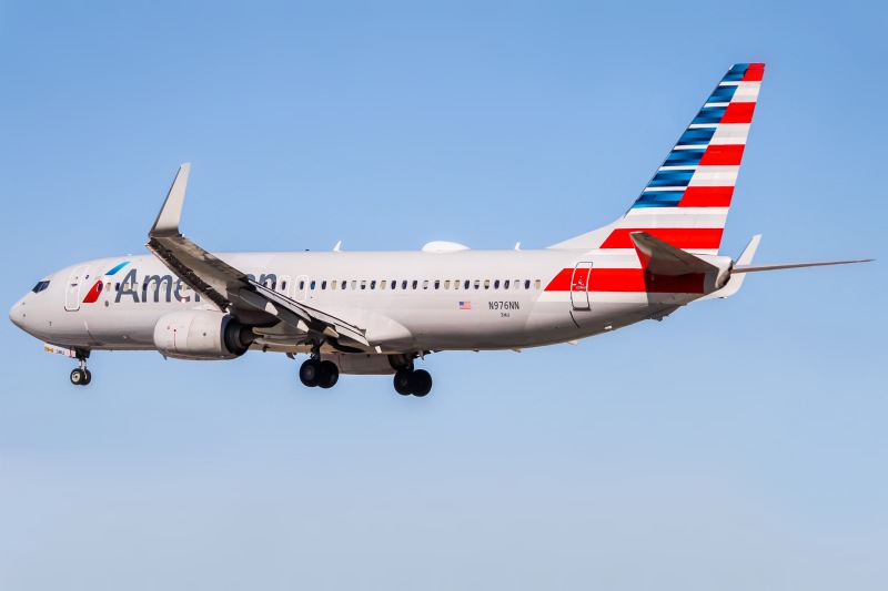 Photo of N976NN - American Airlines Boeing 737-800 at BWI on AeroXplorer Aviation Database
