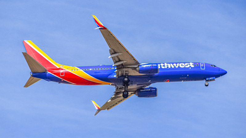 Photo of N8570W - Southwest Airlines Boeing 737-800 at DEN on AeroXplorer Aviation Database