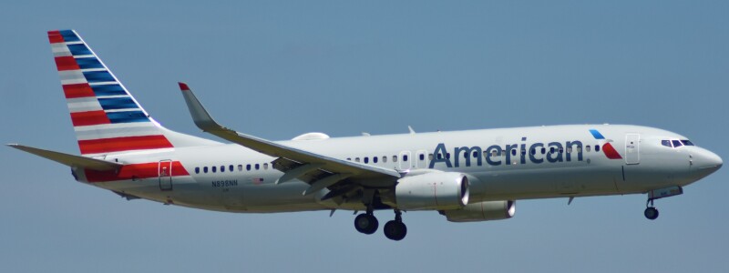 Photo of N898NN - American Airlines Boeing 737-800 at ORD on AeroXplorer Aviation Database