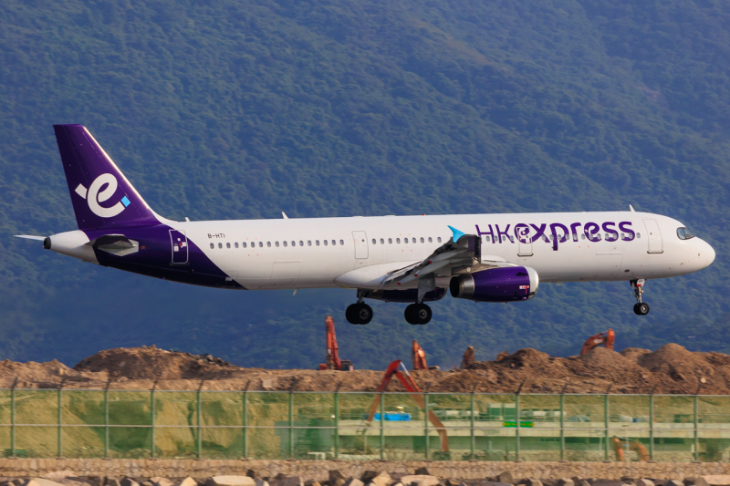 Photo of B-HTI - Hong Kong Express Airbus A321-200 at HKG on AeroXplorer Aviation Database