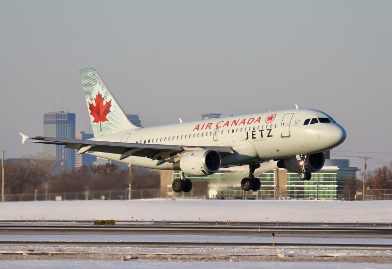 Photo of C-GBHN - Air Canada Airbus A320 at MSP on AeroXplorer Aviation Database