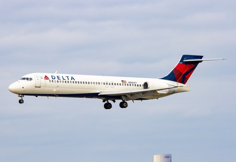 Photo of N981AT - Delta Airlines Boeing 717-200 at PHL on AeroXplorer Aviation Database