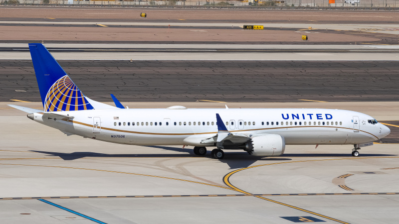 Photo of N37506 - United Airlines Boeing 737 MAX 9 at PHX on AeroXplorer Aviation Database