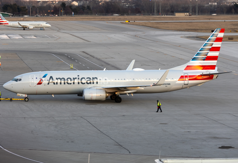 Photo of N981NN - American Airlines Boeing 737-800 at CMH on AeroXplorer Aviation Database