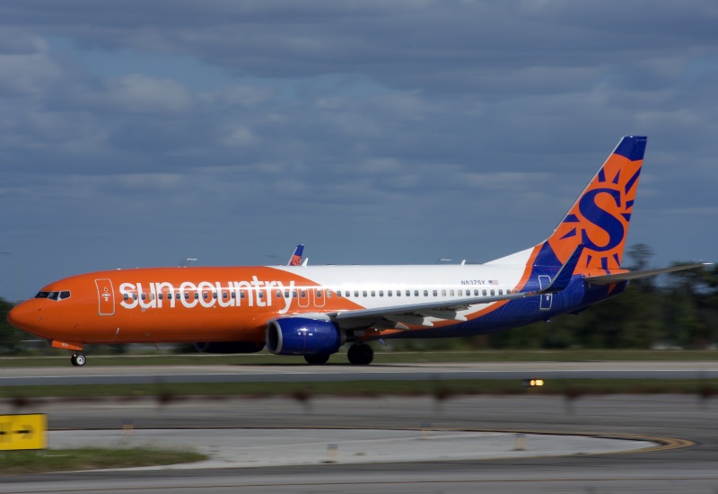 Photo of N837SY - Sun Country Airlines Boeing 737-800 at MCO on AeroXplorer Aviation Database