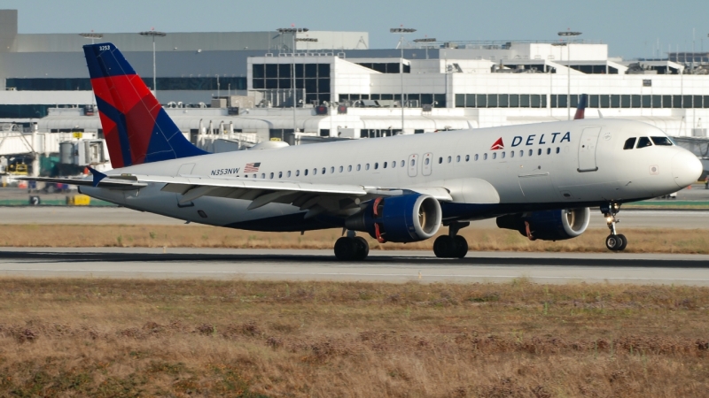 Photo of N353NW - Delta Airlines Airbus A320 at LAX on AeroXplorer Aviation Database