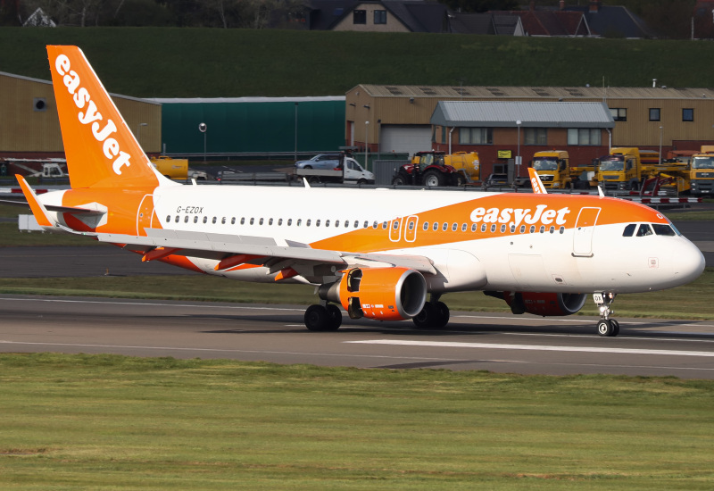 Photo of G-EZOX - EasyJet Airbus A320 at BHX on AeroXplorer Aviation Database