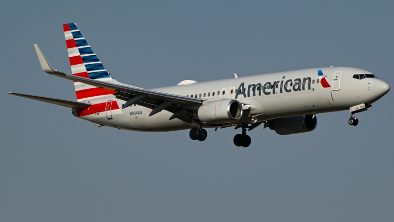 Photo of N934AN - American Airlines Boeing 737-800 at DFW on AeroXplorer Aviation Database