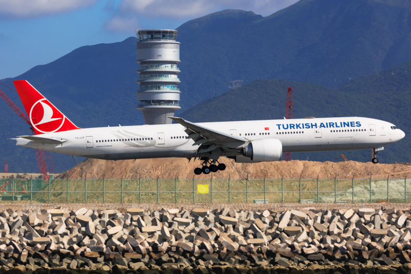 Photo of TC-JJT - Turkish Airlines Boeing 777-300ER at HKG on AeroXplorer Aviation Database