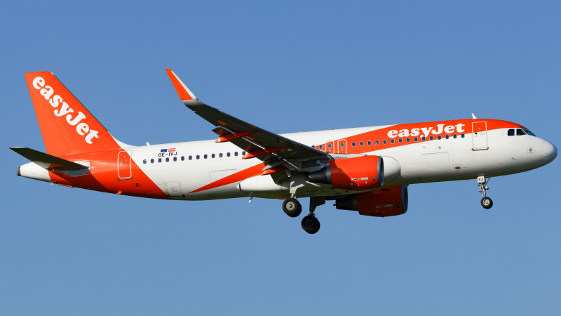 Photo of OE-IVJ - EasyJet Airbus A320 at ZRH on AeroXplorer Aviation Database