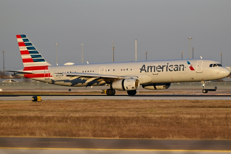 Photo of N552UW - American Airlines Airbus A321-200 at DFW on AeroXplorer Aviation Database