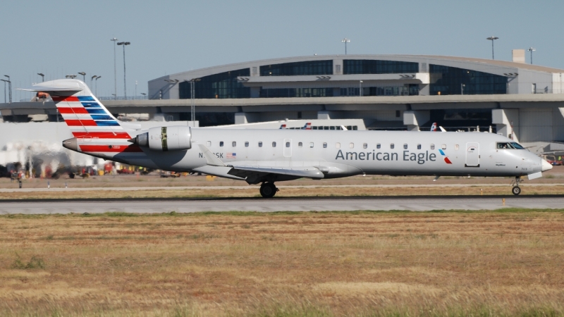 Photo of N748SK - American Eagle Mitsubishi CRJ-700 at DFW on AeroXplorer Aviation Database