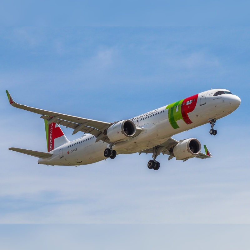 Photo of CS-TXG - TAP Air Portugal Airbus A321NEO at YYZ on AeroXplorer Aviation Database