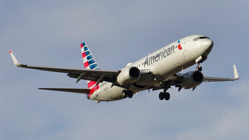 Photo of N925AN - American Airlines Boeing 737-800 at DFW on AeroXplorer Aviation Database