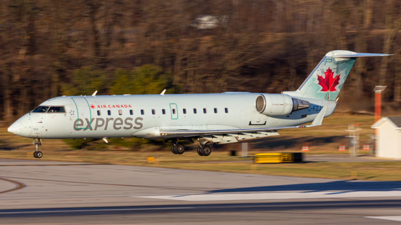 Photo of C-FZJA - Air Canada Express Mitsubishi CRJ-200 at CMH on AeroXplorer Aviation Database