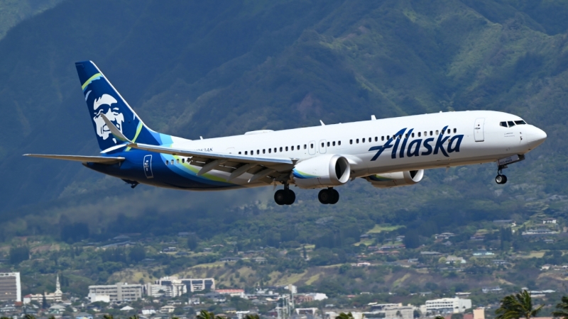 Photo of N953AK - Alaska Airlines Boeing 737 MAX 9 at OGG on AeroXplorer Aviation Database