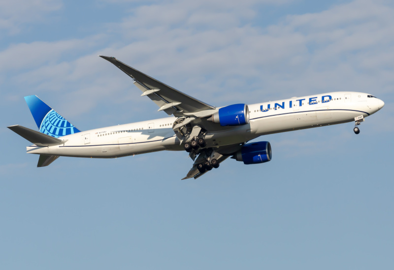 Photo of N2749U - United Airlines Boeing 777-300ER at OSH on AeroXplorer Aviation Database