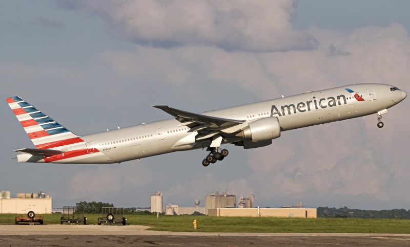 Photo of N736AT - American Airlines Boeing 777-300ER at TUL on AeroXplorer Aviation Database