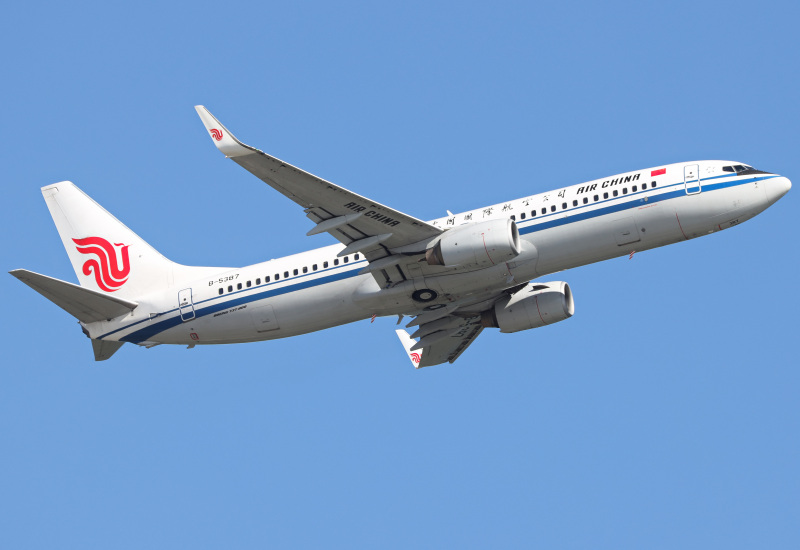Photo of B-5387 - Air China Boeing 737-89L at HKG on AeroXplorer Aviation Database