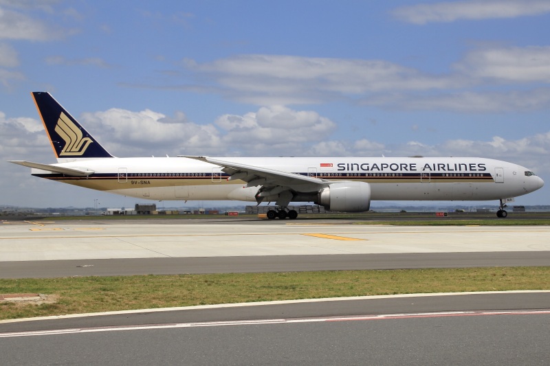 Photo of 9V-SNA - Singapore Airlines Boeing 777-300ER at AKL on AeroXplorer Aviation Database