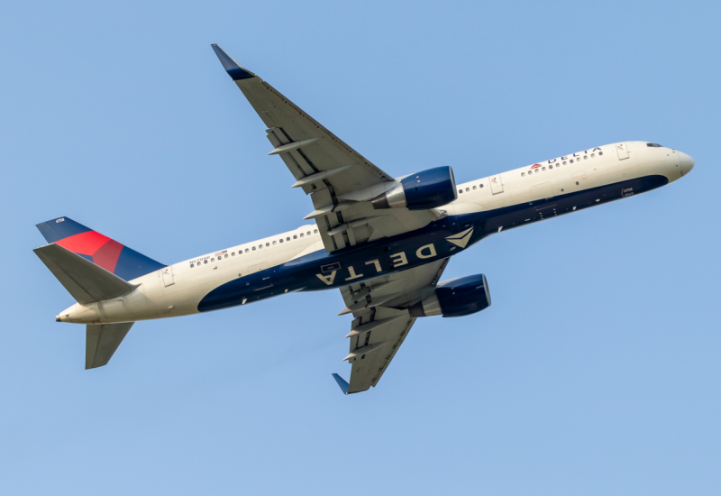 Photo of N6708D - Delta Airlines Boeing 757-200 at BWI on AeroXplorer Aviation Database