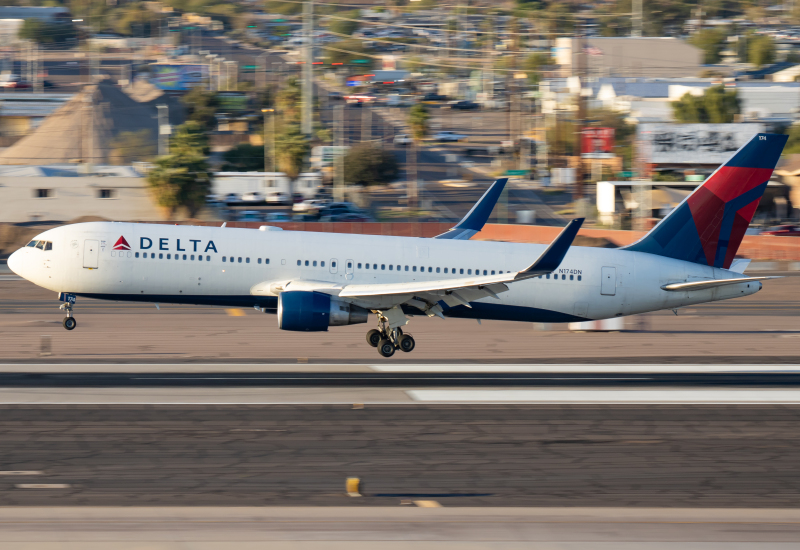 Photo of N174DN - Delta Airlines Boeing 767-300ER at PHX on AeroXplorer Aviation Database